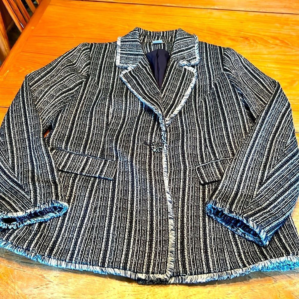Chico’s Jacket Navy Blue and white with silver accents Chico’s 1 is US 8 - Picture 4 of 14